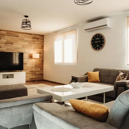 Forest Bath בית הארחה Cajnice