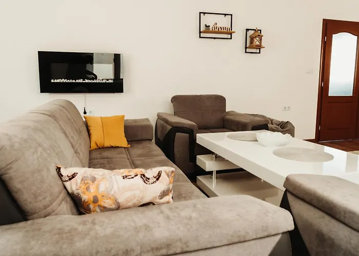 Forest Bath ゲストハウス Cajnice